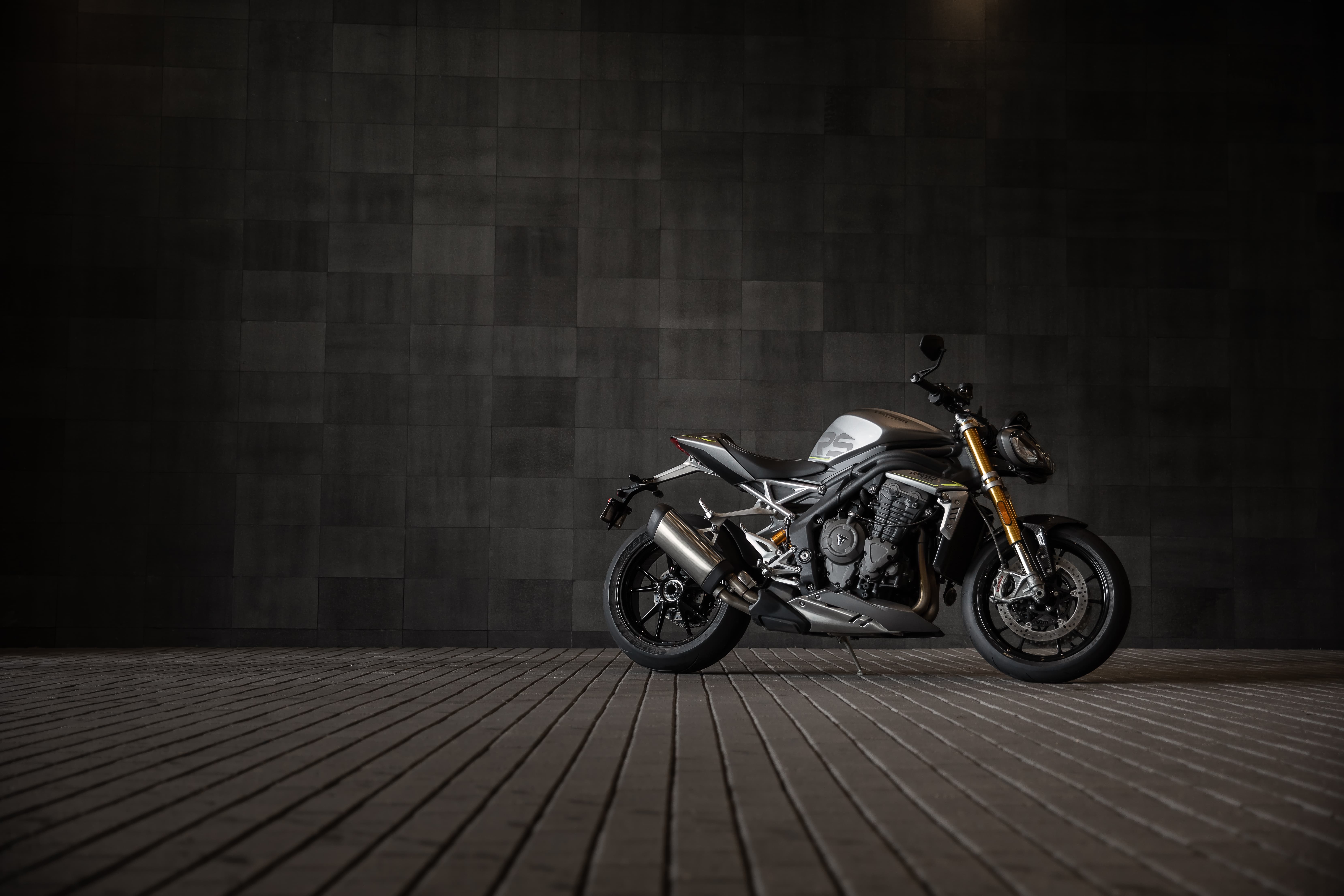 Triumph svela la nuova Speed Triple 1200 RS