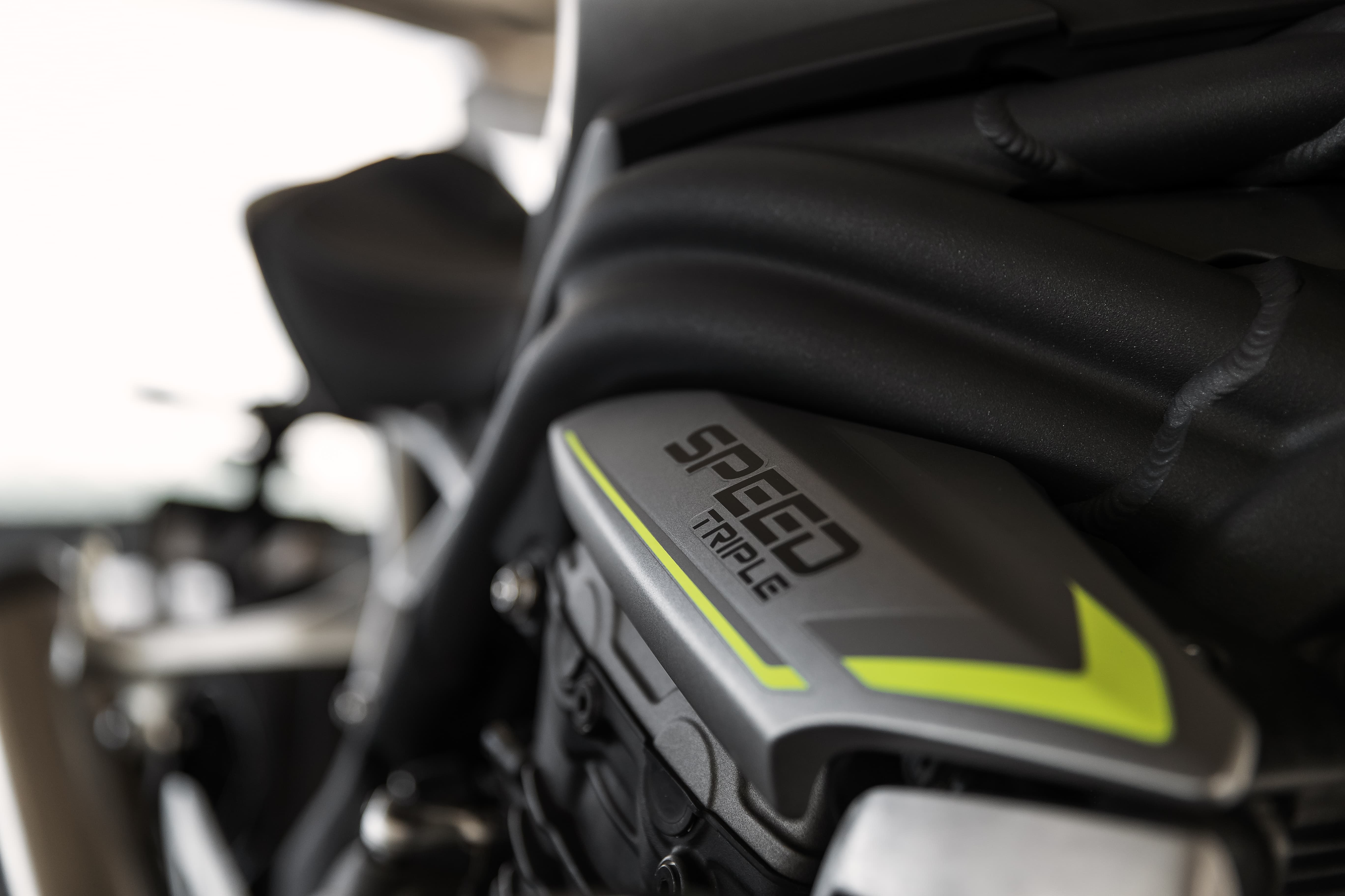 Triumph svela la nuova Speed Triple 1200 RS