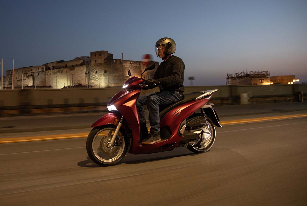 Honda SH350i, le foto della prova