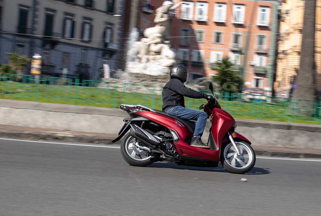 Honda SH350i, le foto della prova