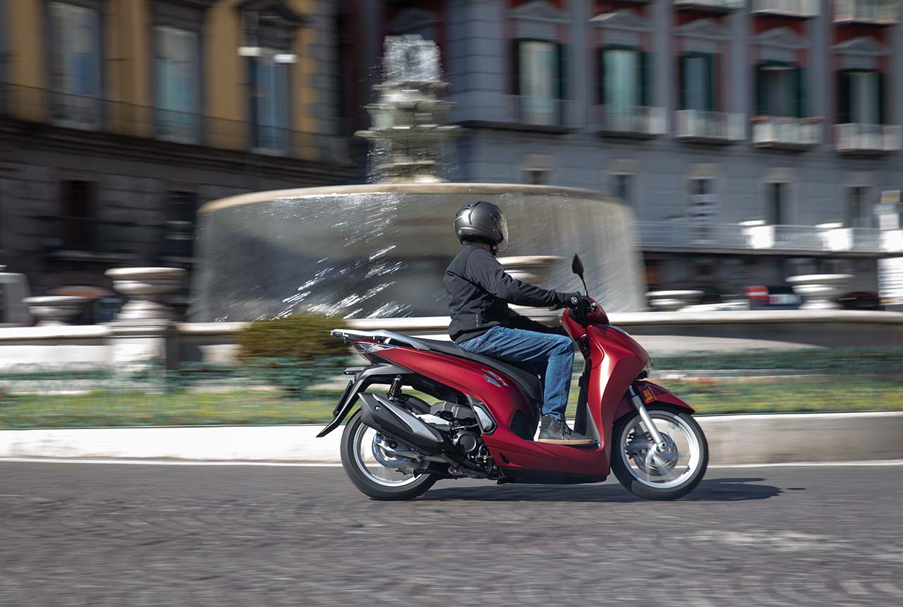 Honda SH350i, le foto della prova