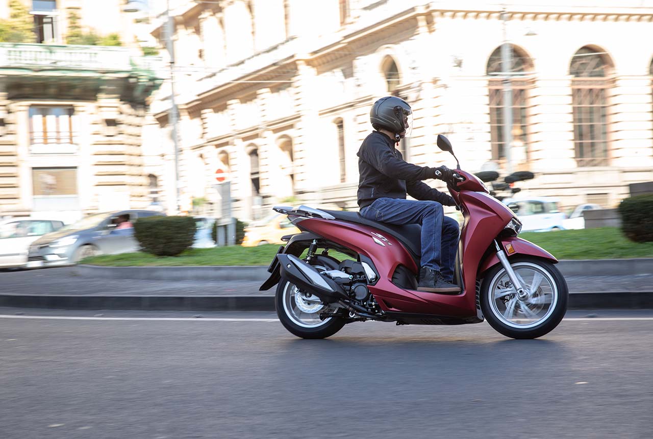 Honda SH350i, le foto della prova