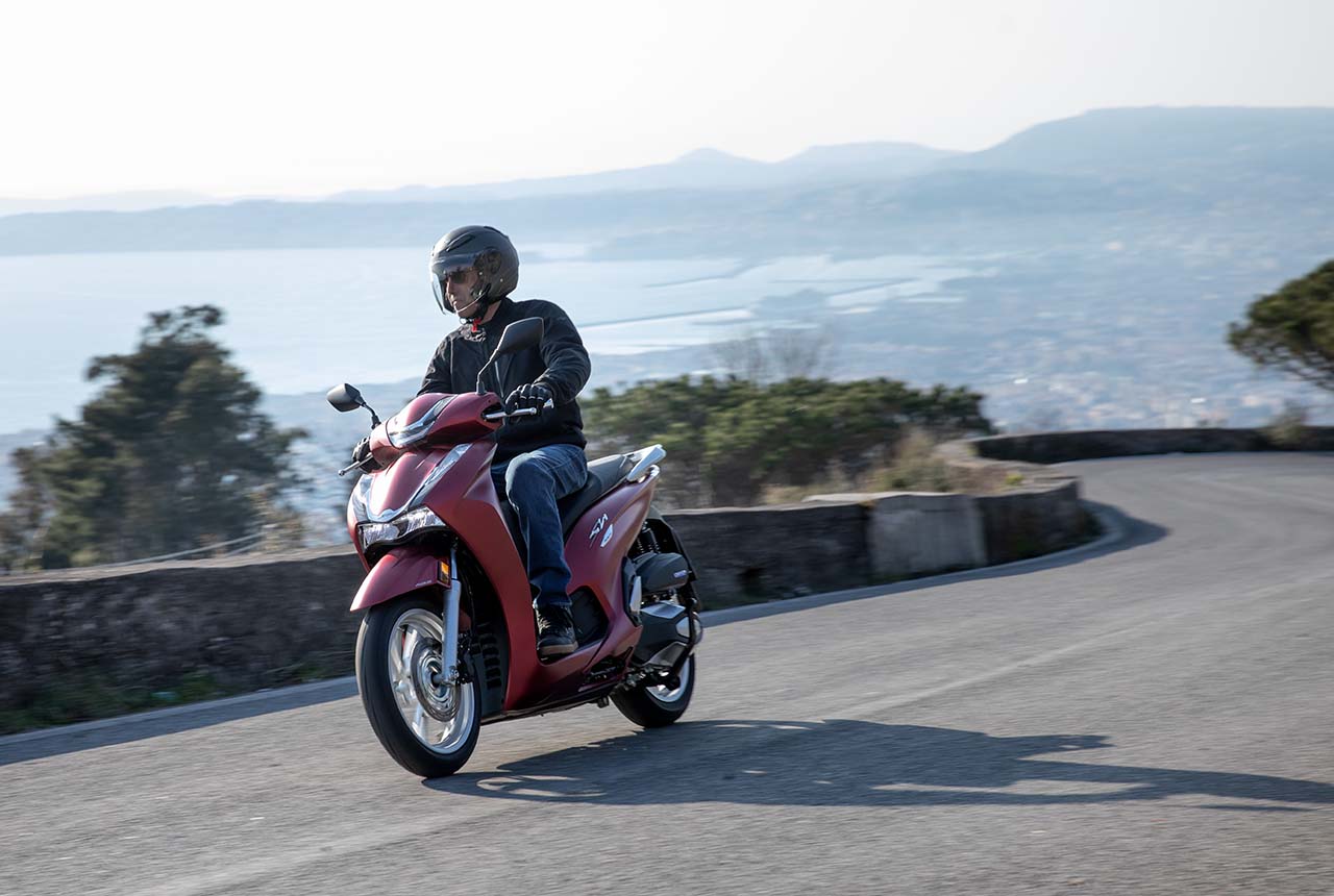 Honda SH350i, le foto della prova