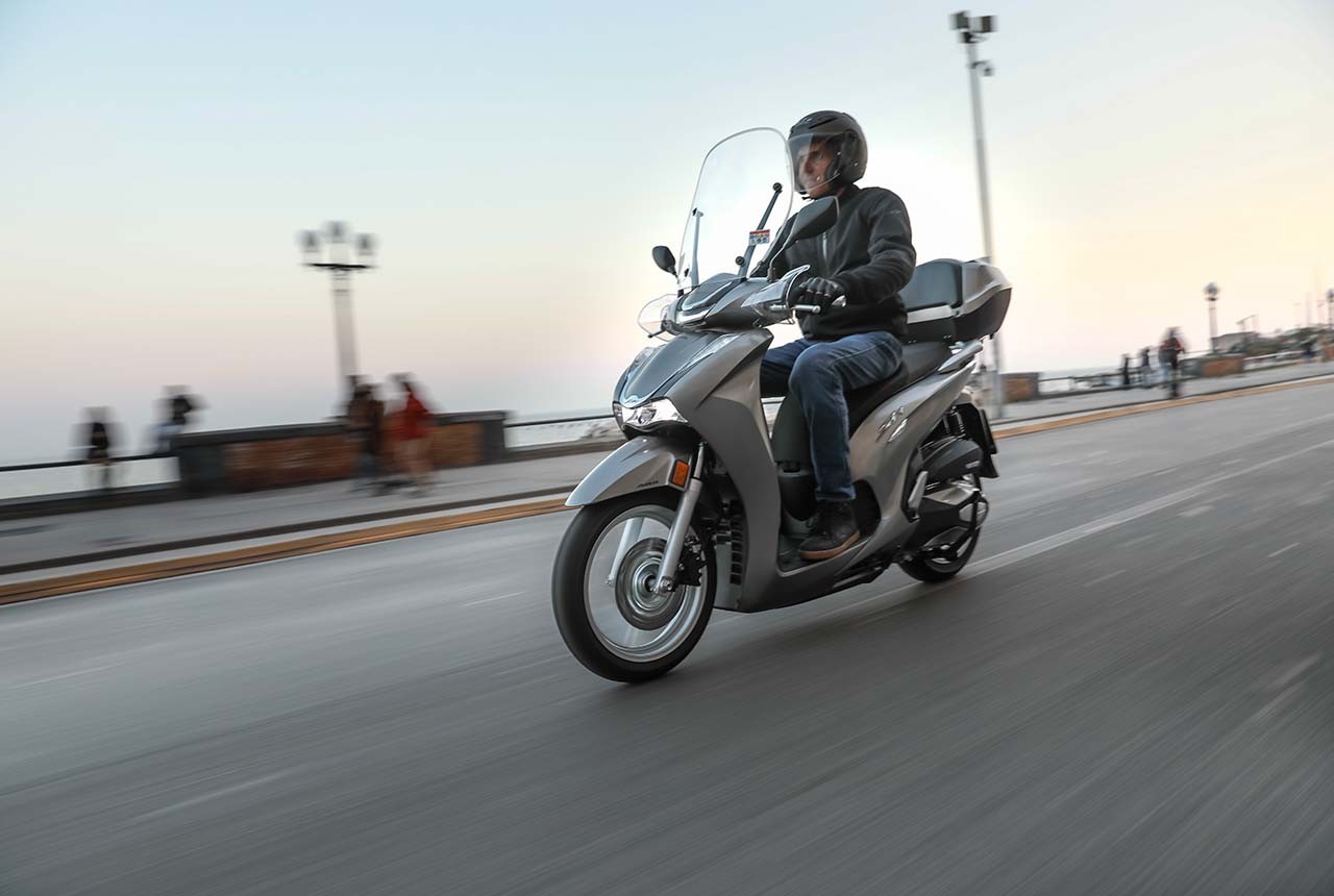 Honda SH350i, le foto della prova