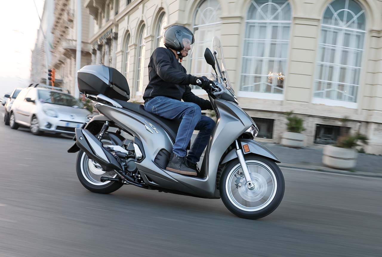 Honda SH350i, le foto della prova