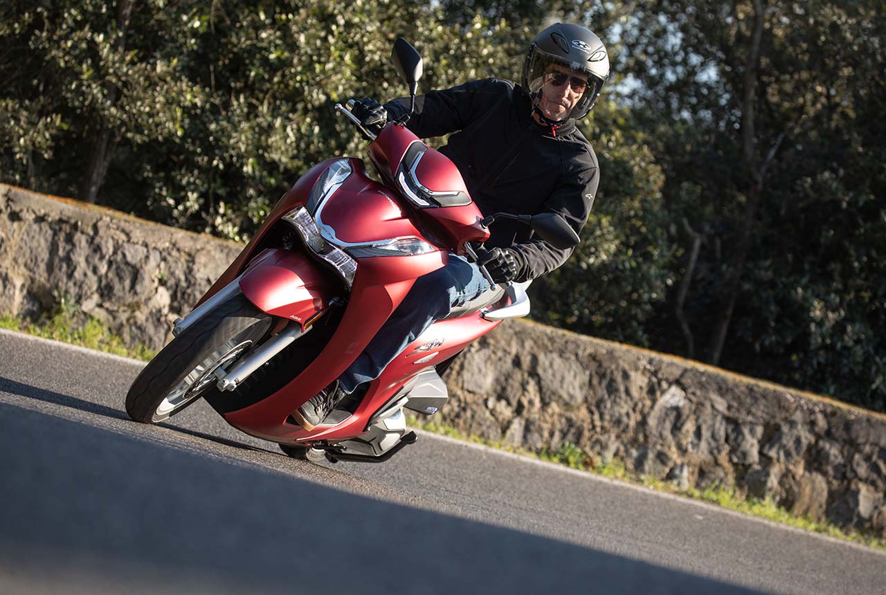 Honda SH350i, le foto della prova