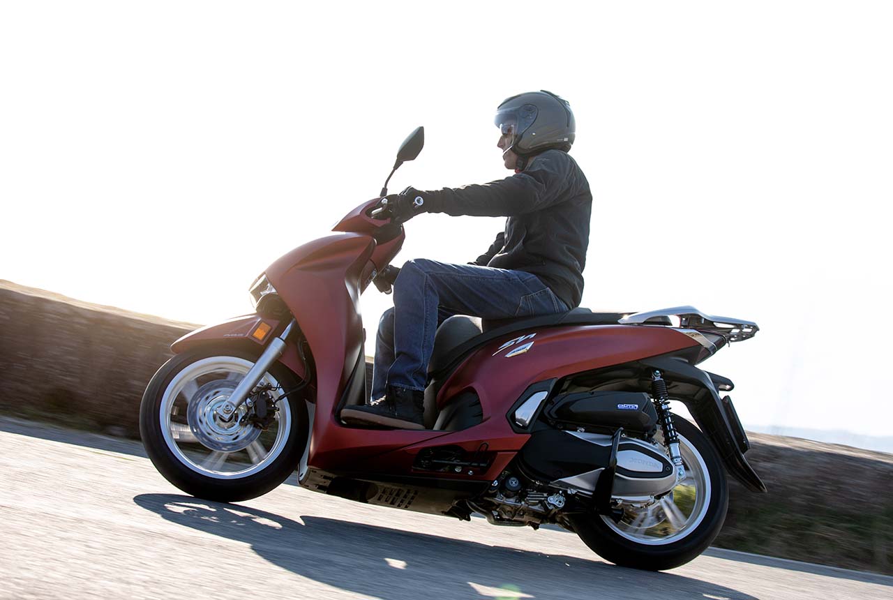 Honda SH350i, le foto della prova