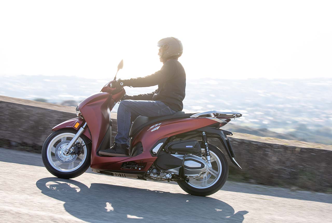 Honda SH350i, le foto della prova