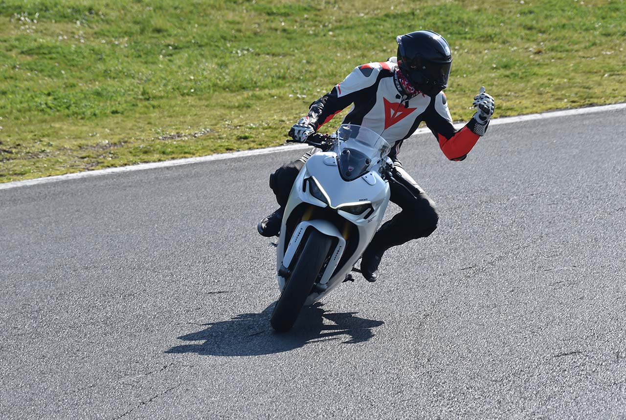 Ducati SuperSport 950, le foto della prova