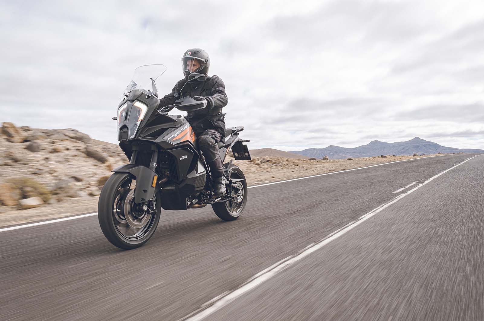 KTM 1290 Super Adventure S 2021, le foto della prova su strada