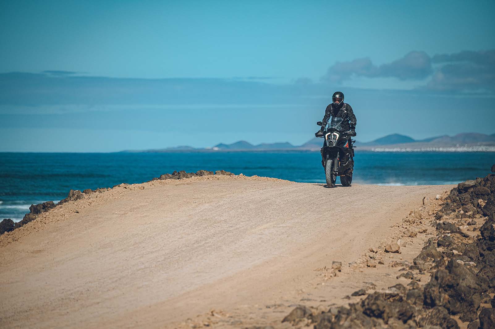 KTM 1290 Super Adventure S 2021, le foto della prova su strada