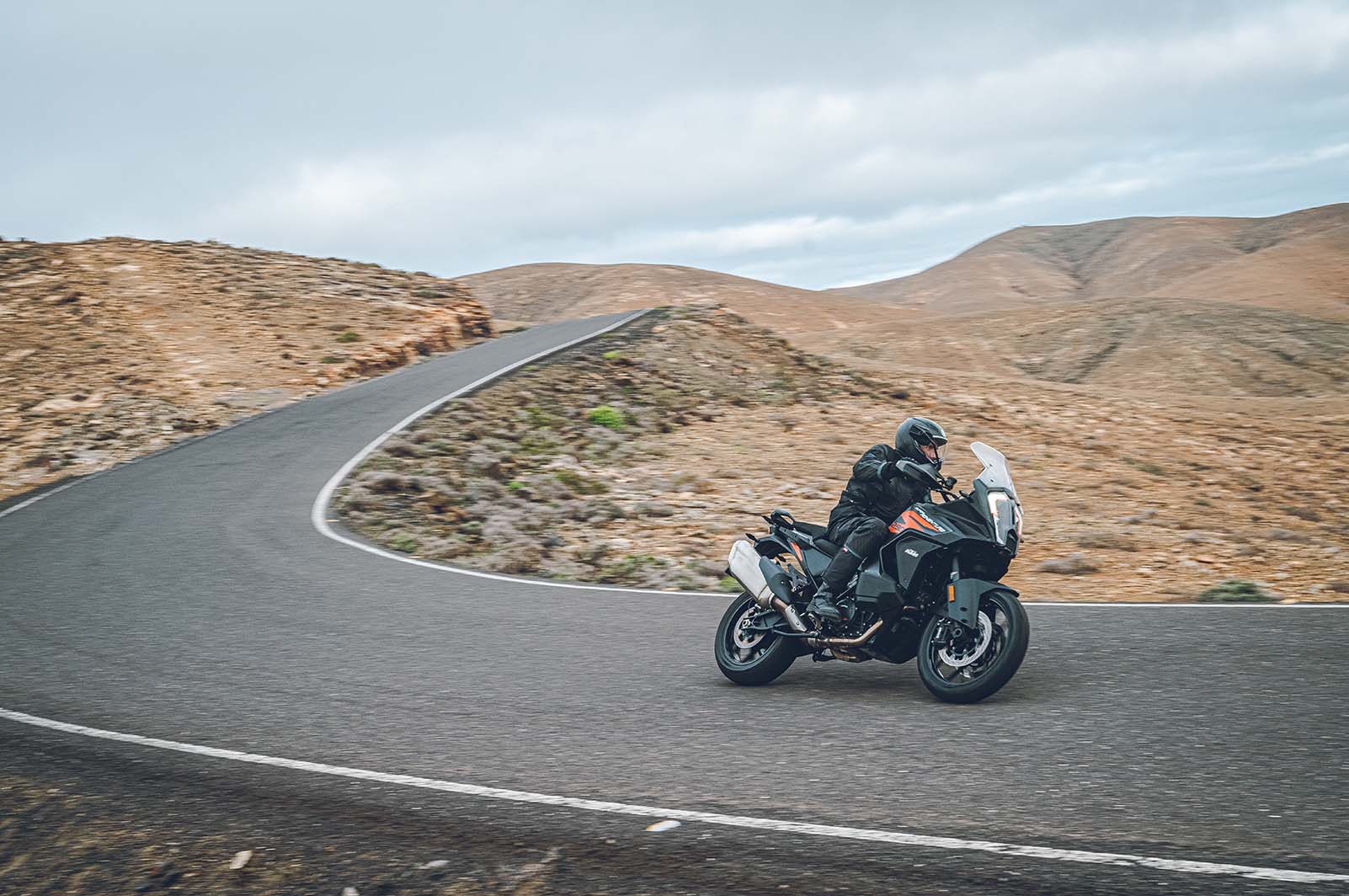 KTM 1290 Super Adventure S 2021, le foto della prova su strada