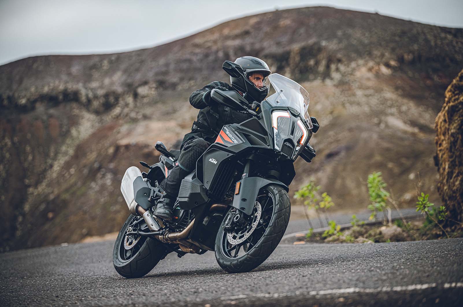 KTM 1290 Super Adventure S 2021, le foto della prova su strada