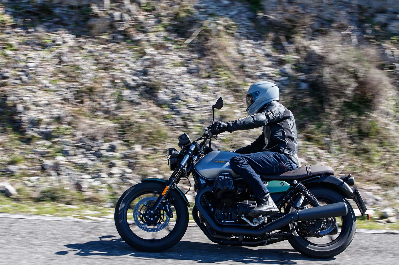 Moto Guzzi V7 2021, le foto della prova