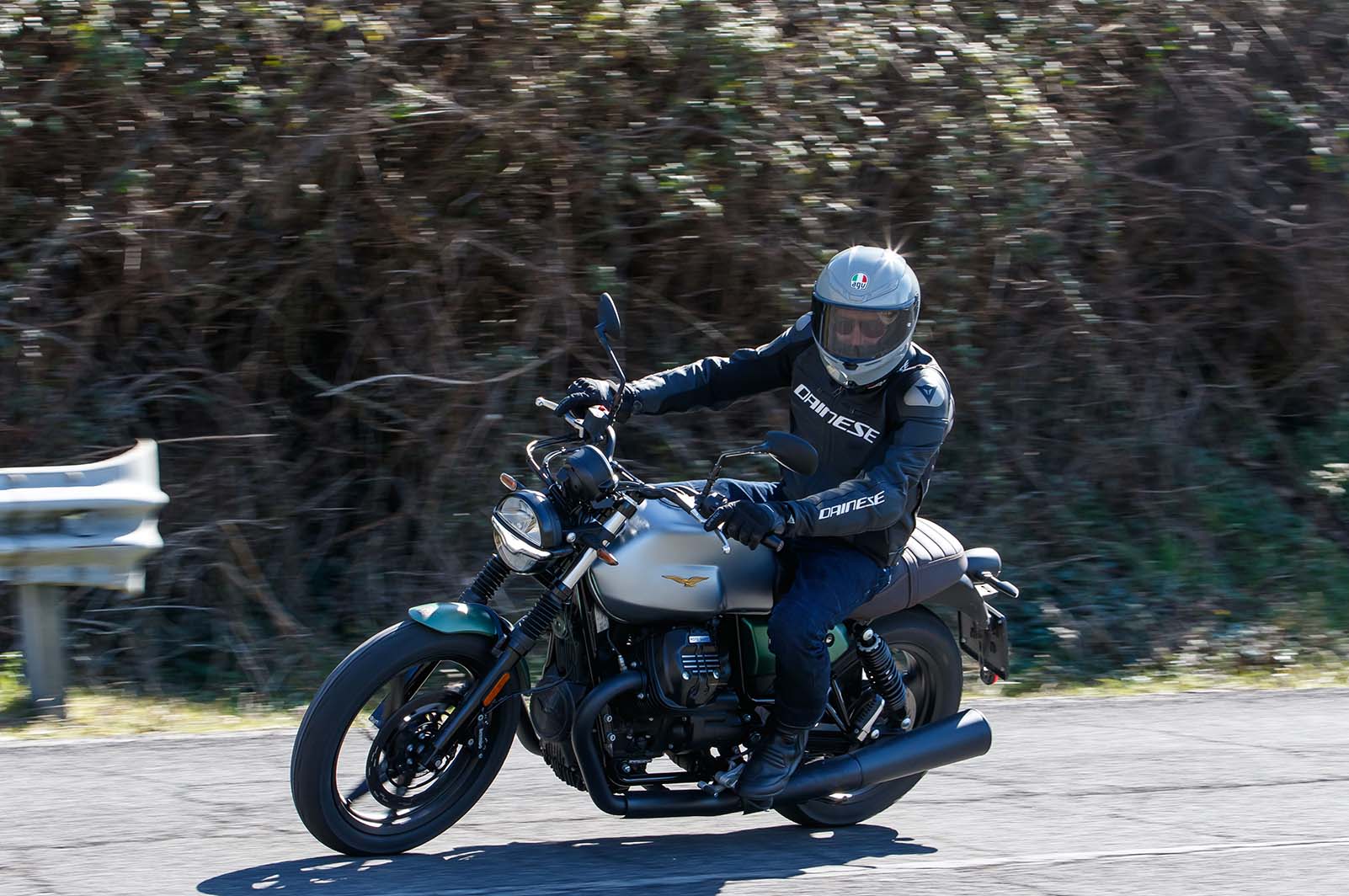 Moto Guzzi V7 2021, le foto della prova