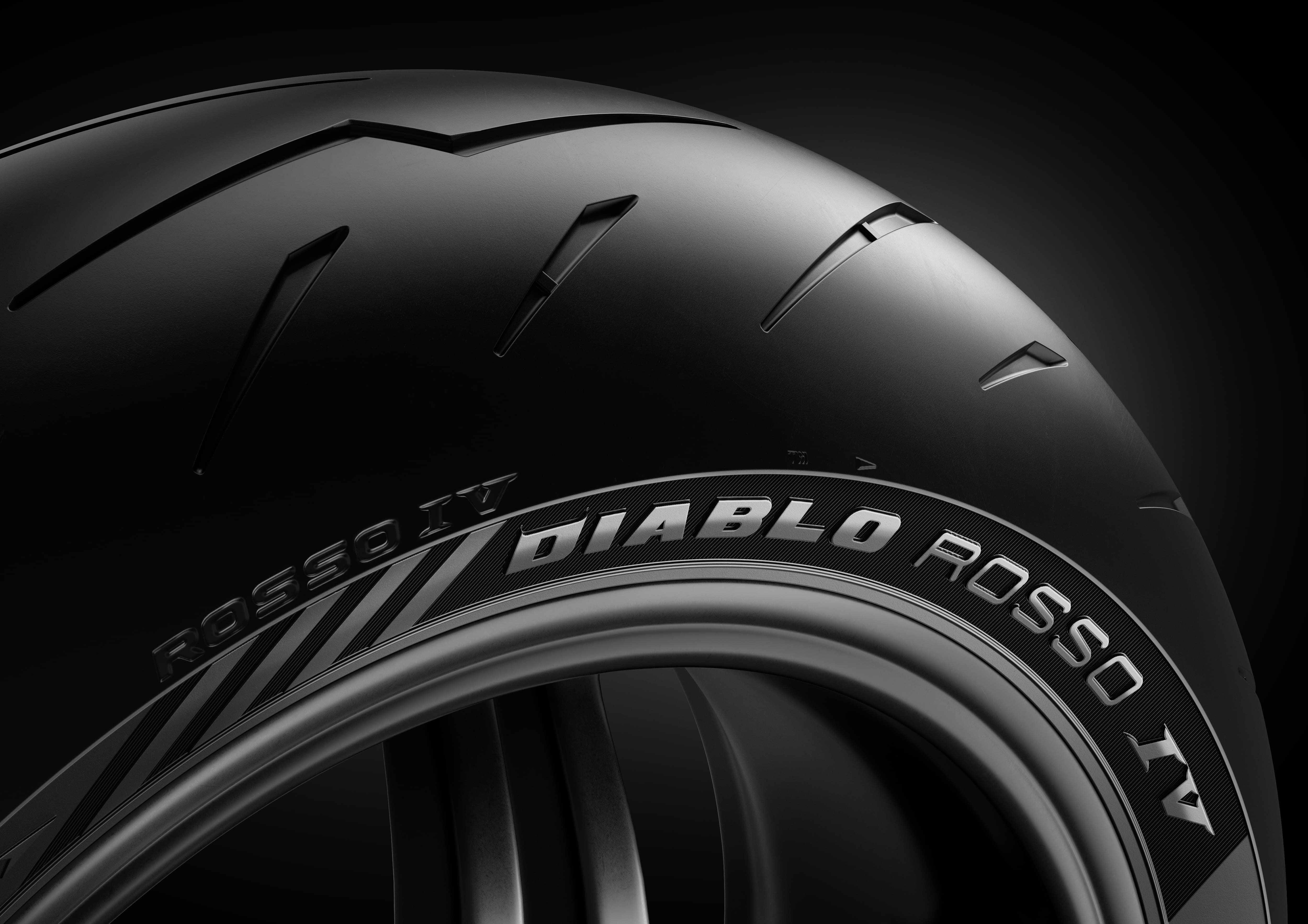 Pirelli presenta le nuove Diablo Rosso IV