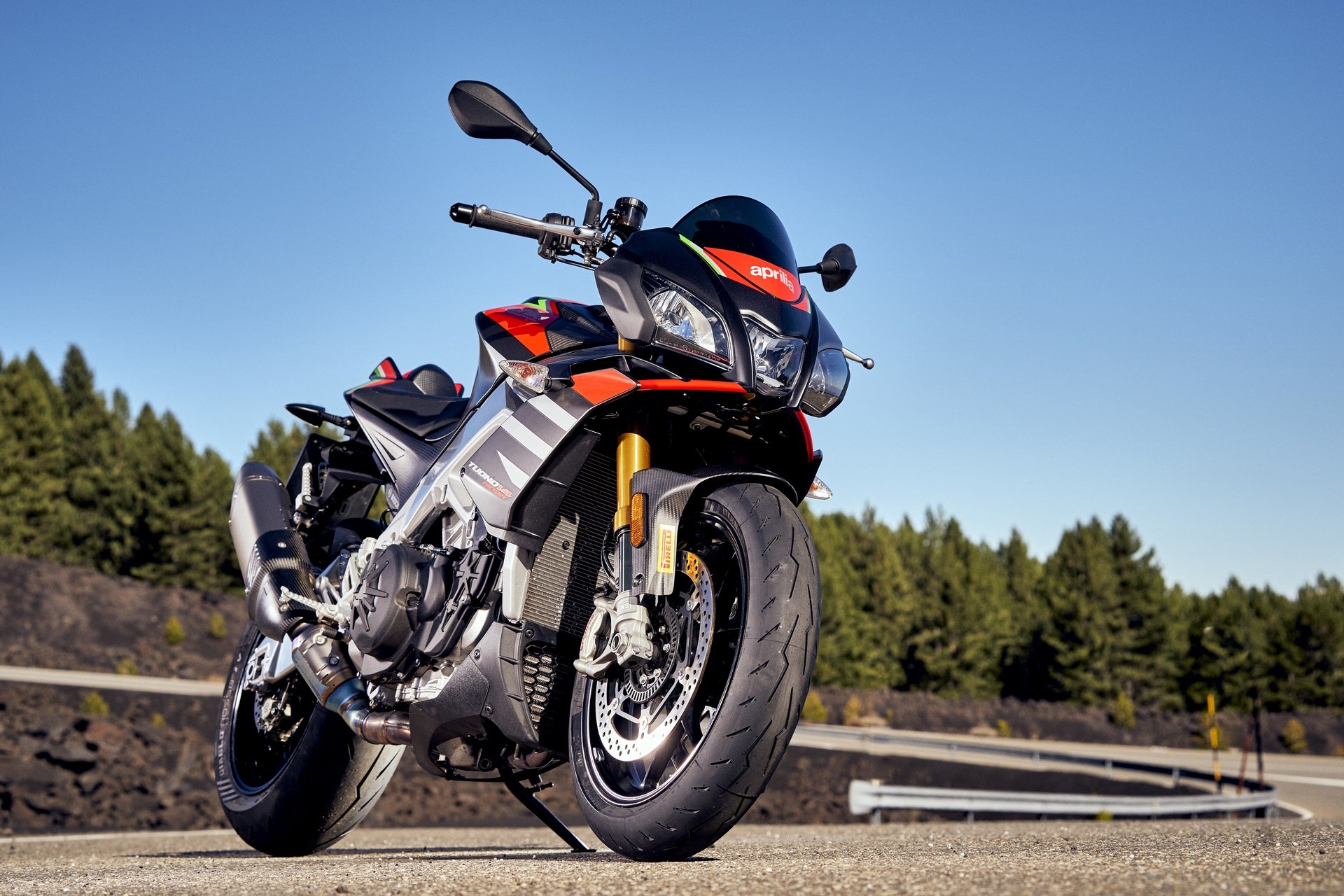 Pirelli presenta le nuove Diablo Rosso IV