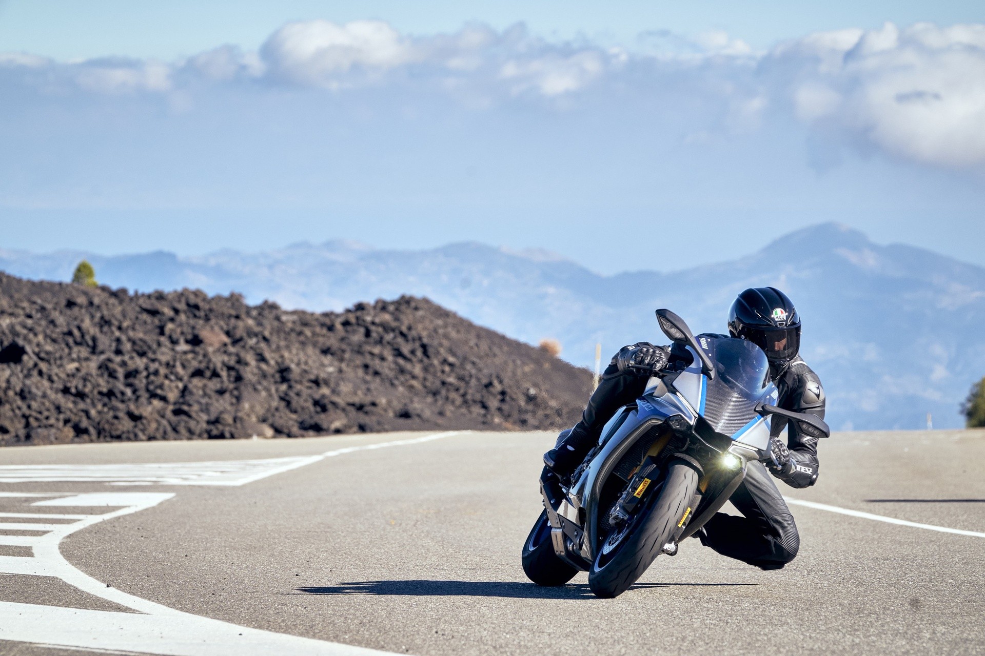 Pirelli presenta le nuove Diablo Rosso IV