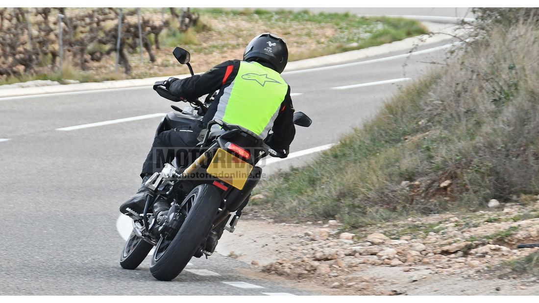 Triumph Tiger 1200: foto spia