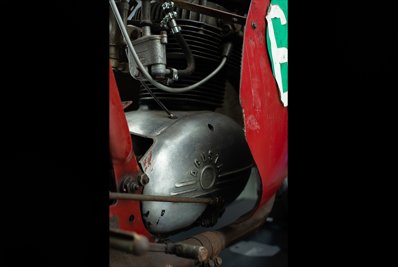 MV Agusta, acquisito all'asta vecchio esemplare sportivo: le foto