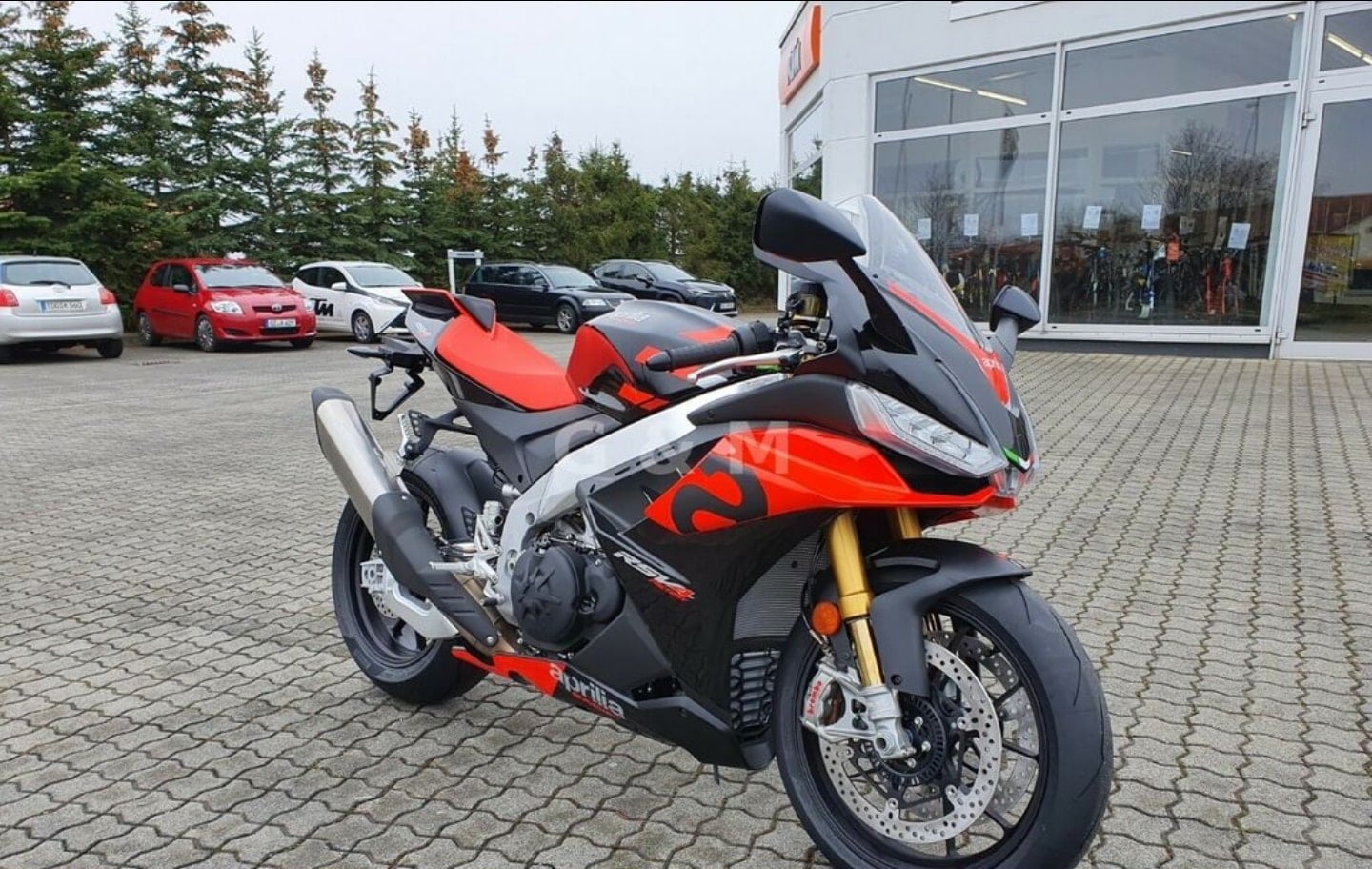 Aprilia RSV4 2021: le nuove foto