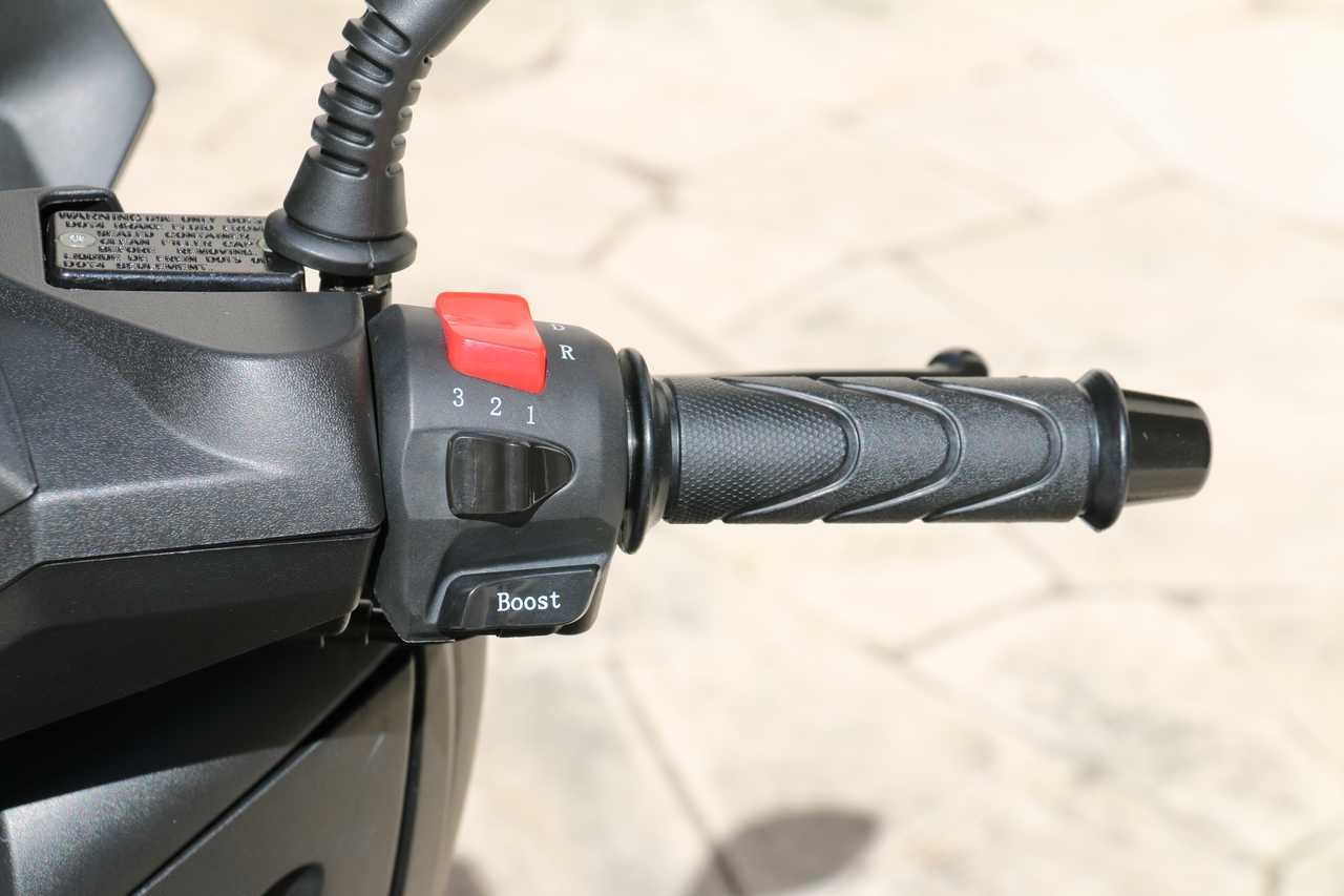 Jonway MJS-E Sport: com'è fatto