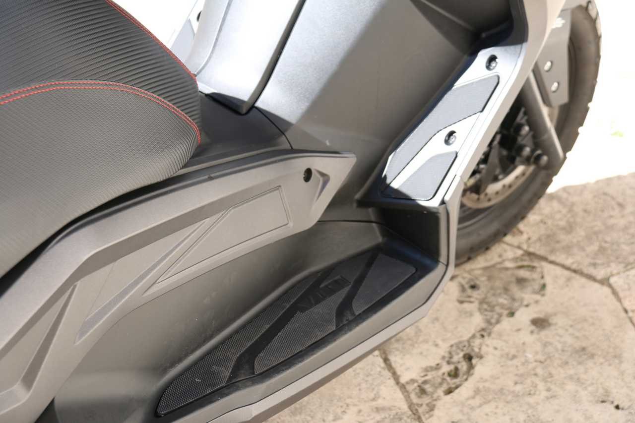 Jonway MJS-E Sport: com'è fatto