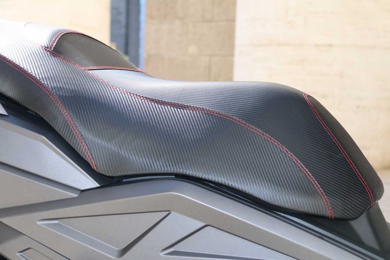 Jonway MJS-E Sport: com'è fatto