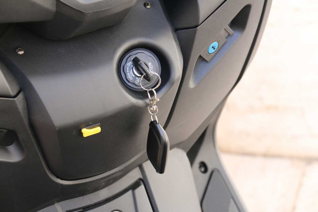 Jonway MJS-E Sport: com'è fatto