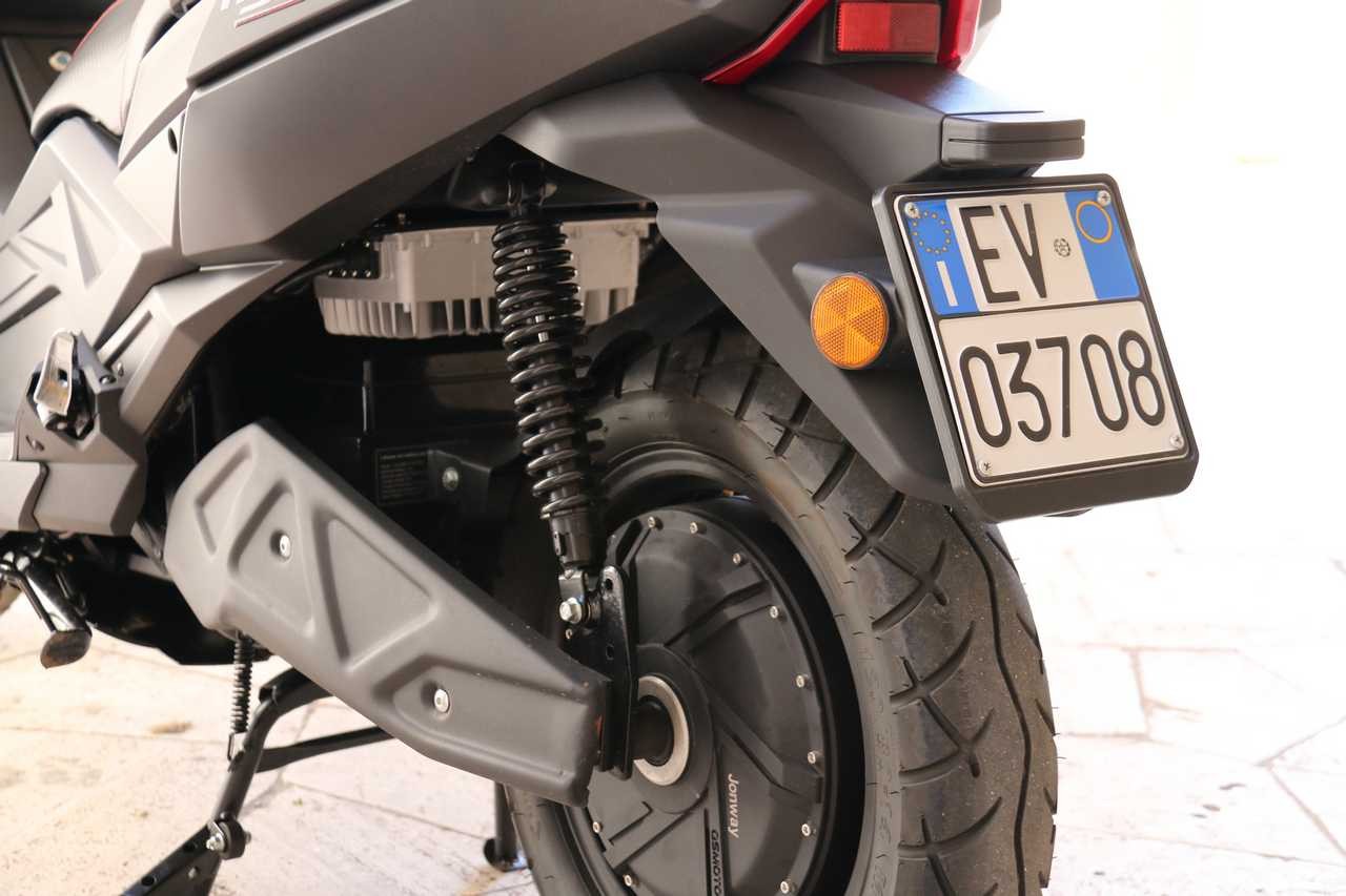 Jonway MJS-E Sport: com'è fatto