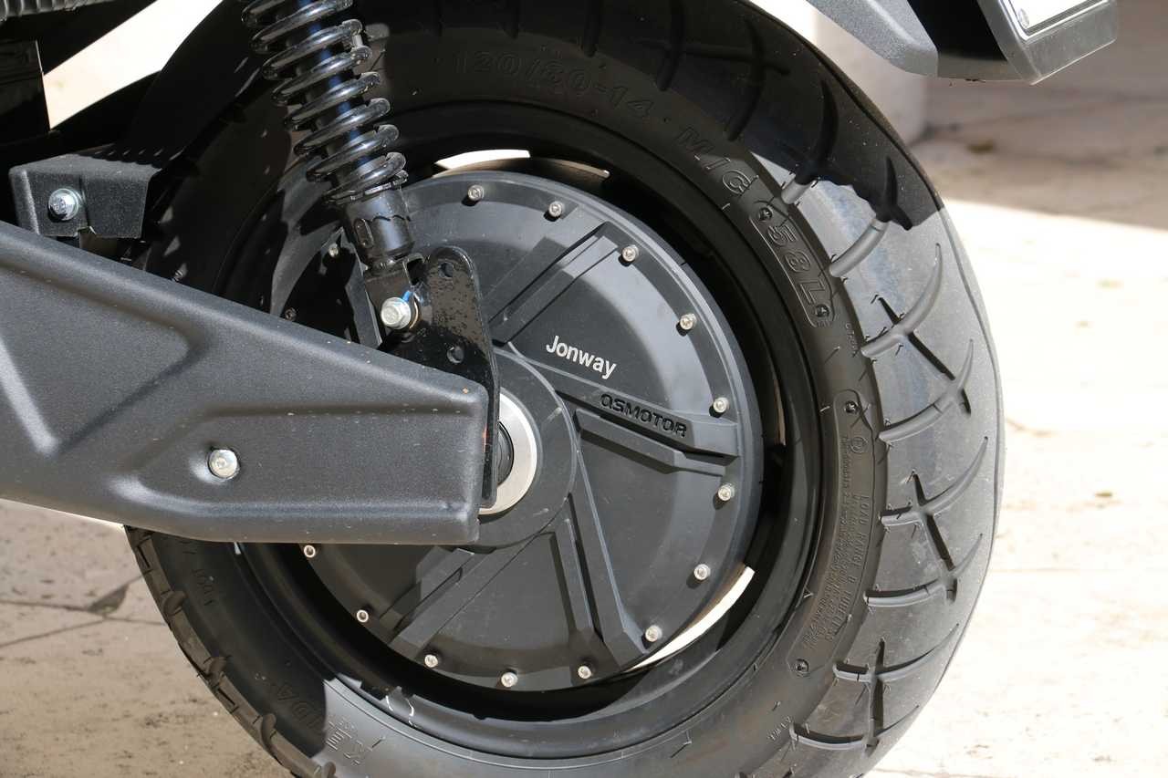 Jonway MJS-E Sport: com'è fatto