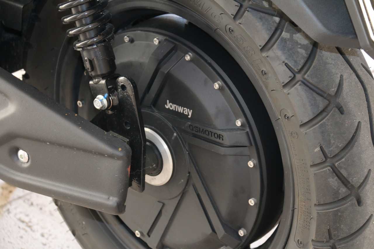 Jonway MJS-E Sport: com'è fatto