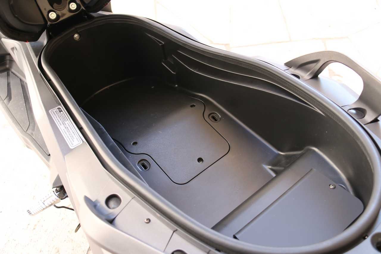 Jonway MJS-E Sport: com'è fatto