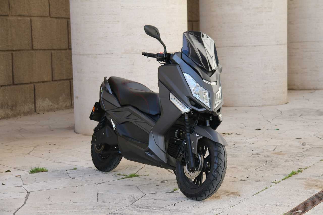 Jonway MJS-E Sport: com'è fatto