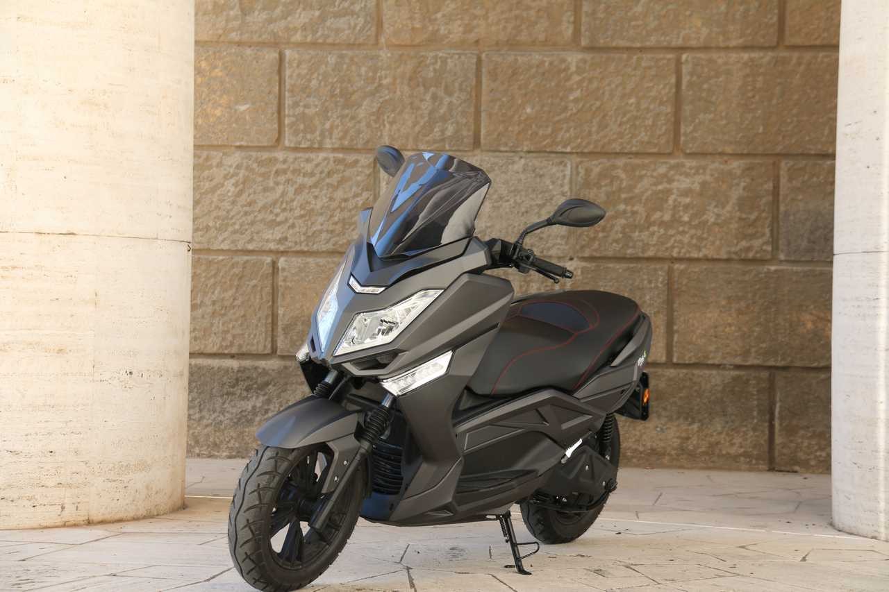 Jonway MJS-E Sport: com'è fatto