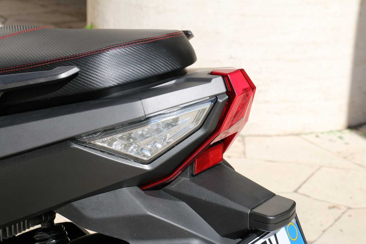 Jonway MJS-E Sport: com'è fatto