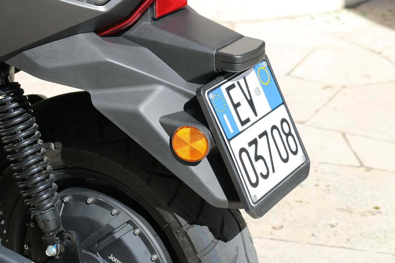 Jonway MJS-E Sport: com'è fatto