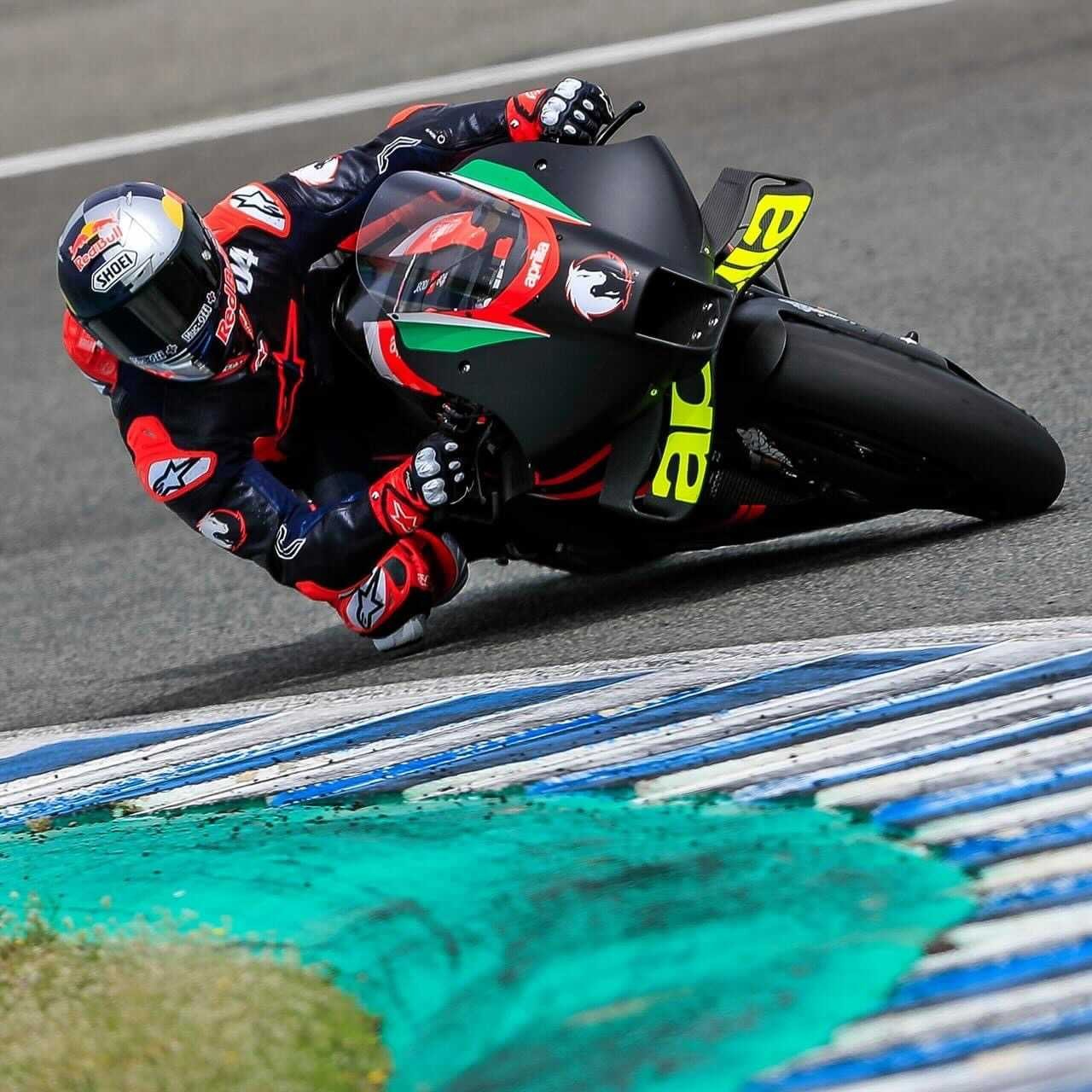 MotoGP, Andrea Dovizioso: le foto in sella alla Aprilia RS-GP