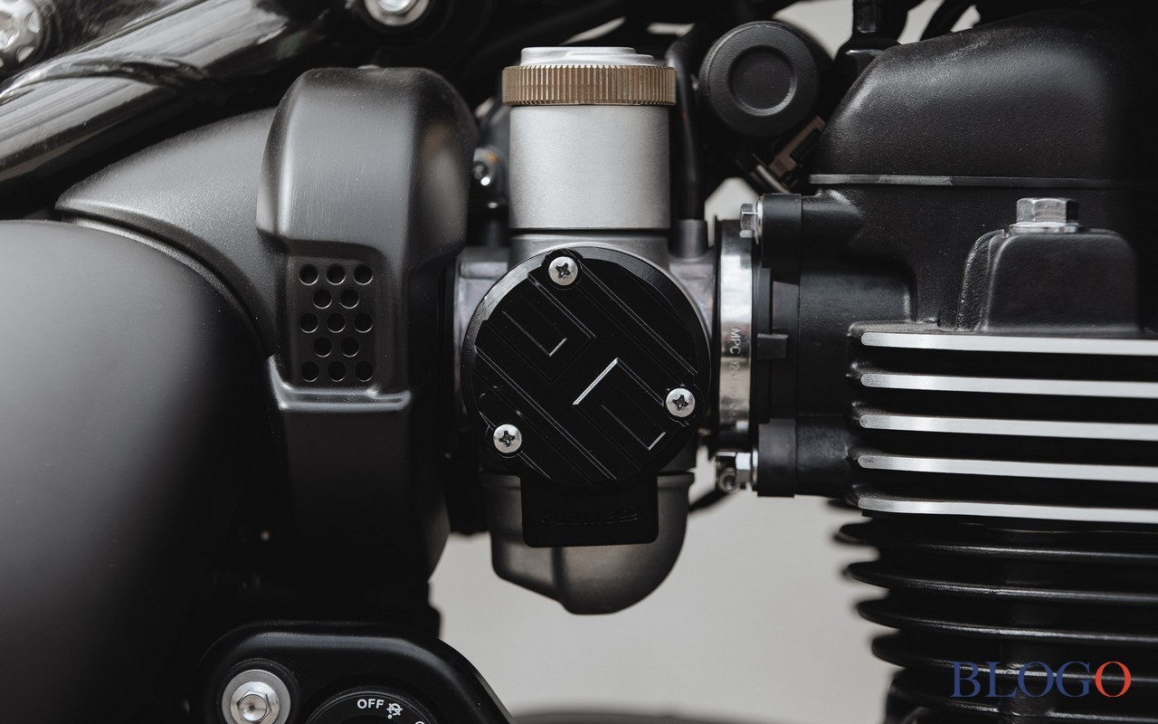 Triumph Bonneville Bobber "Black Orca" | Hookie Co.