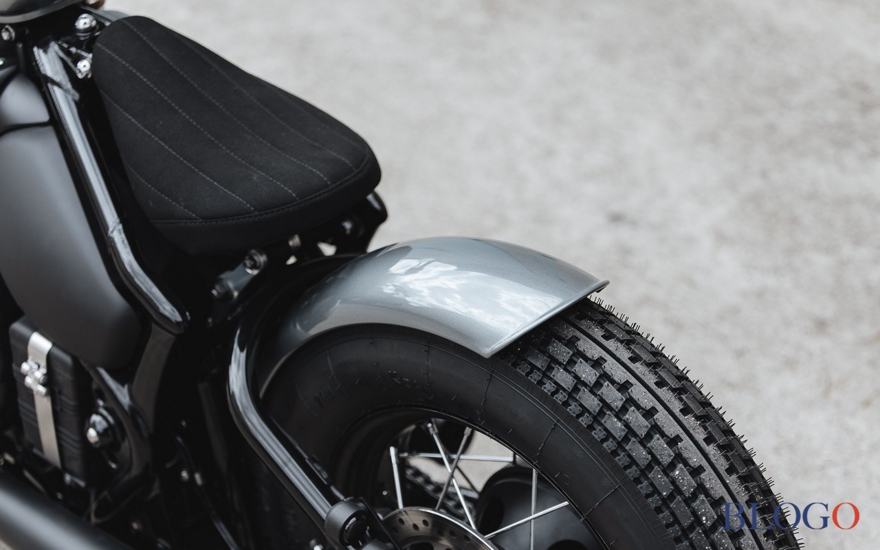 Triumph Bonneville Bobber "Black Orca" | Hookie Co.