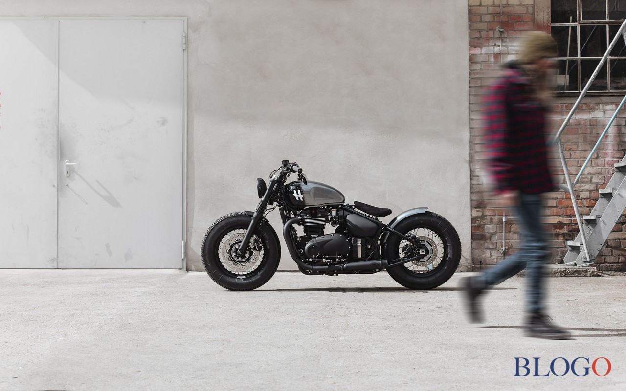 Triumph Bonneville Bobber "Black Orca" | Hookie Co.