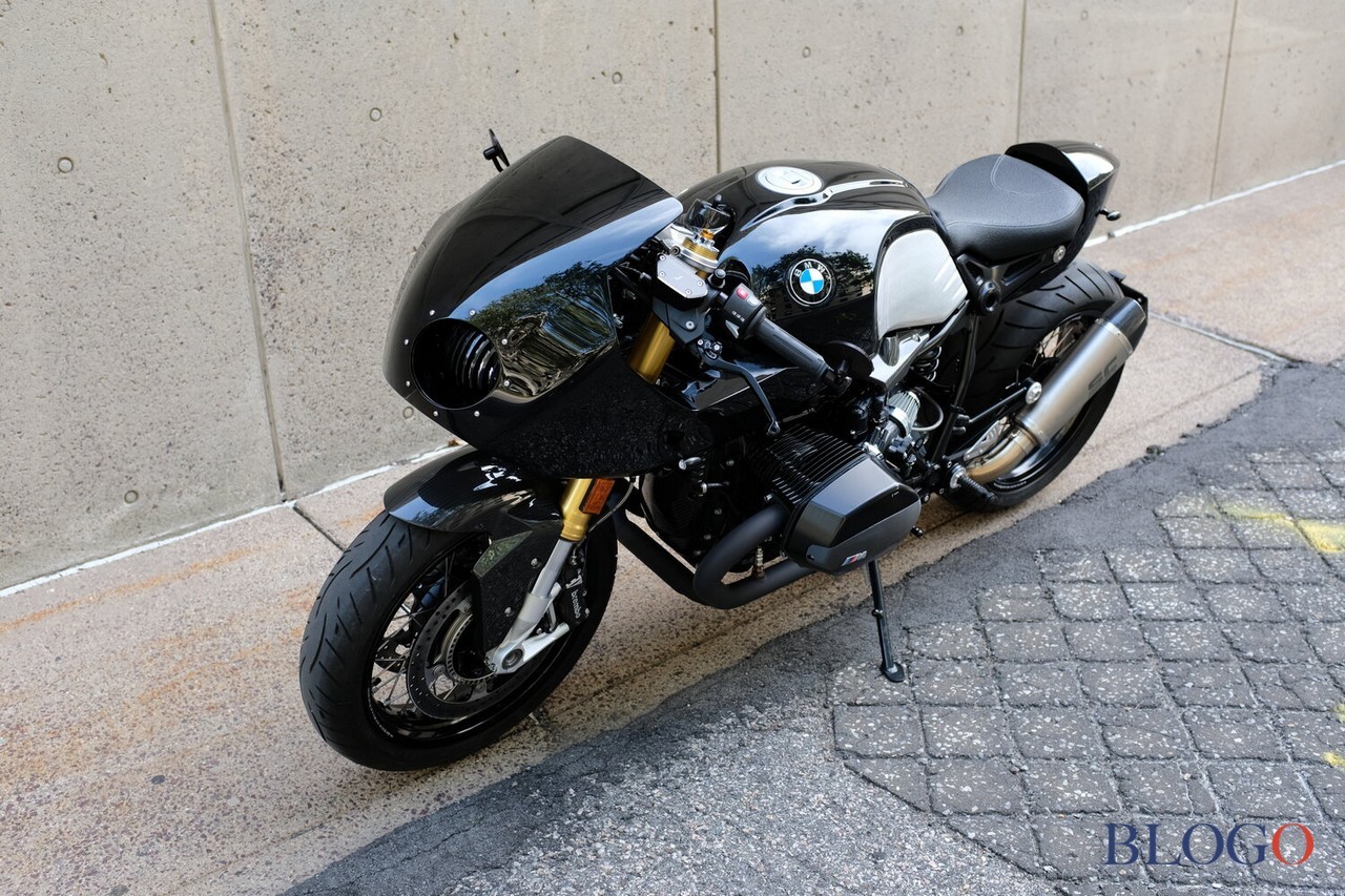 BMW R Nine T "The Dark Knight" | Singular Rides