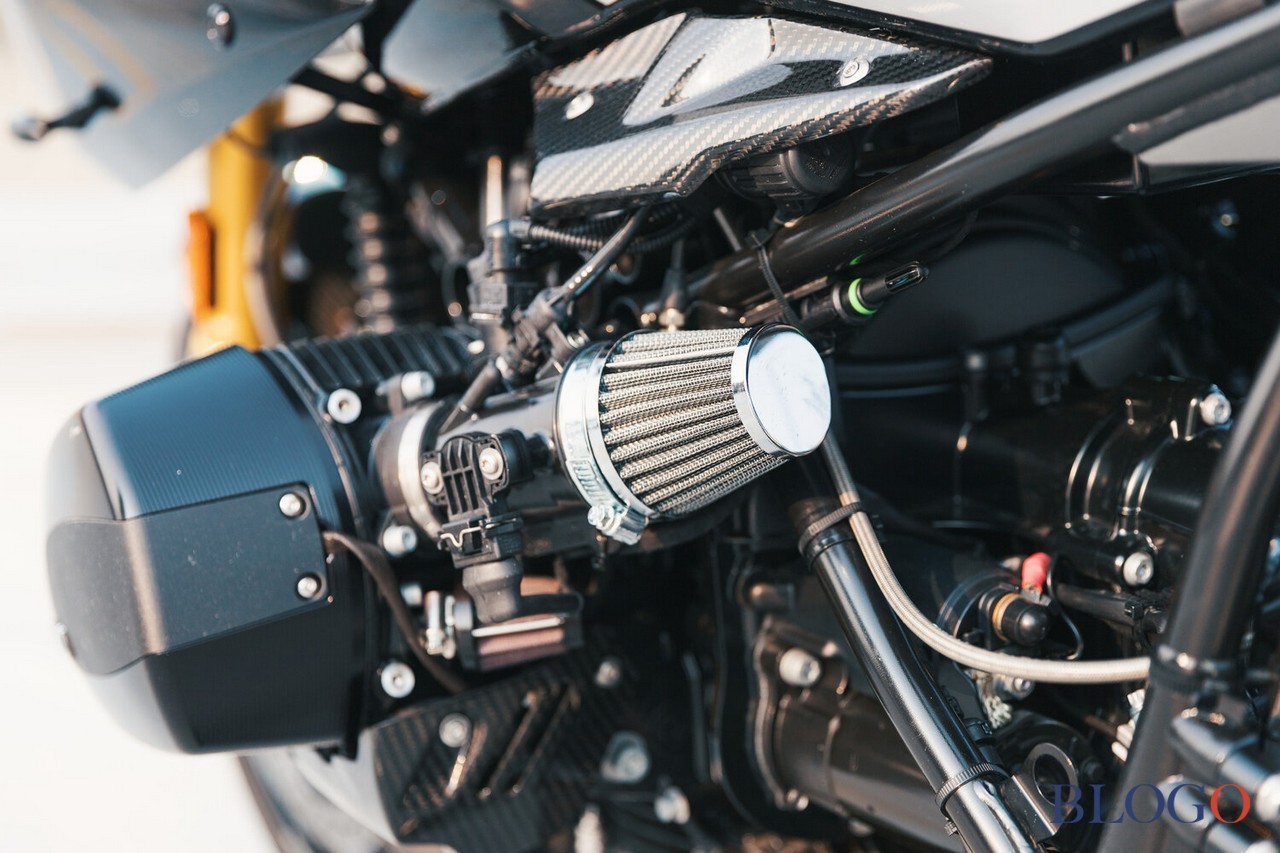 BMW R Nine T "The Dark Knight" | Singular Rides