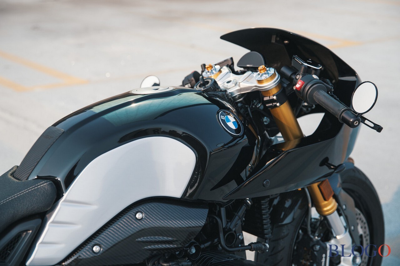 BMW R Nine T "The Dark Knight" | Singular Rides