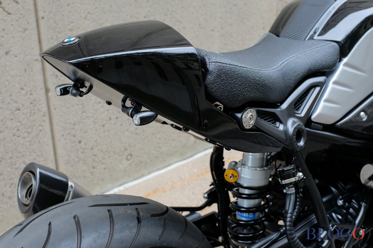 BMW R Nine T "The Dark Knight" | Singular Rides