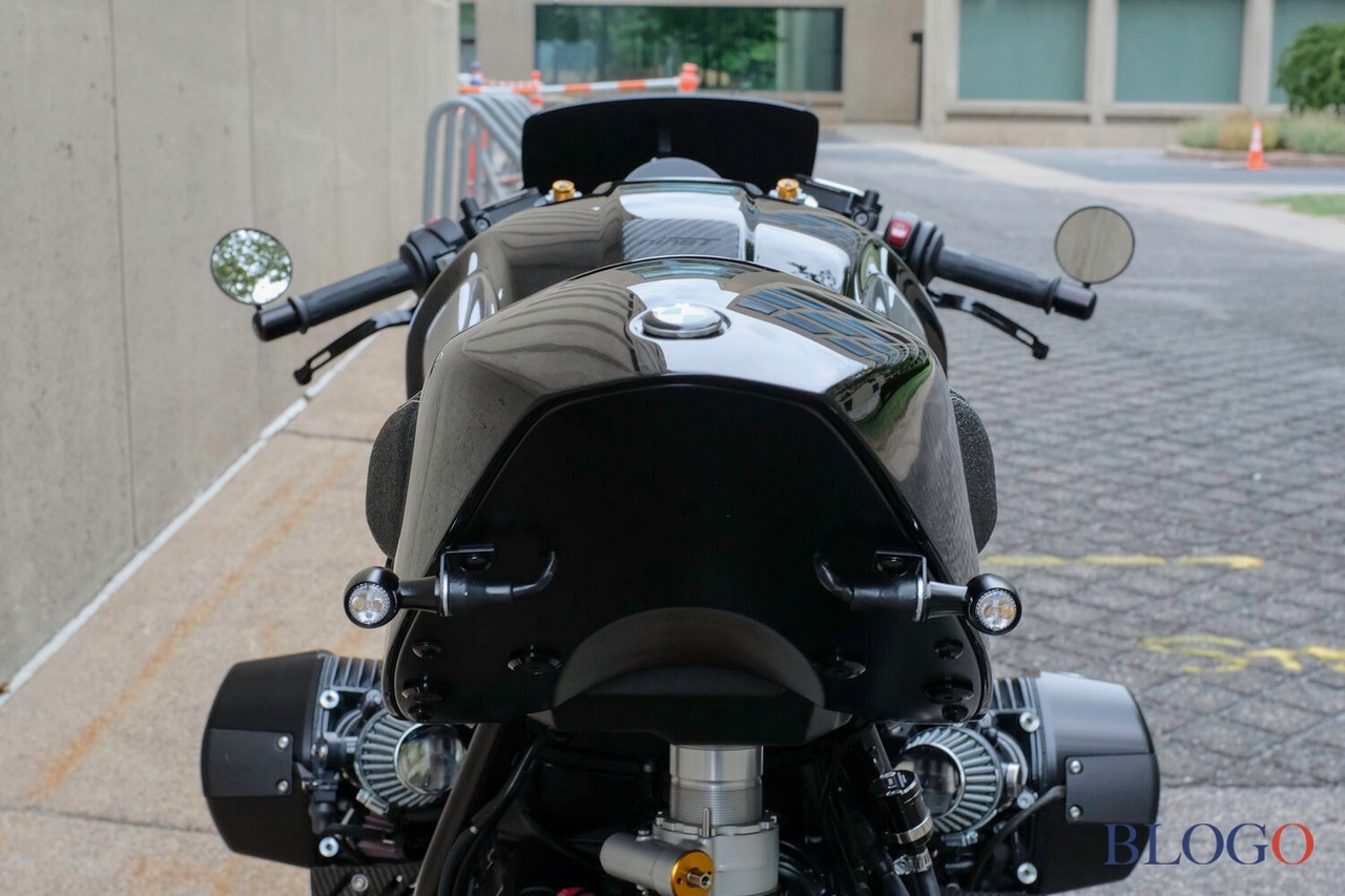 BMW R Nine T "The Dark Knight" | Singular Rides