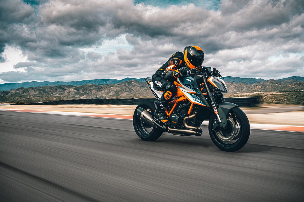 KTM 1290 Super Duke RR, "La Bestia" si fa ancora più esclusiva