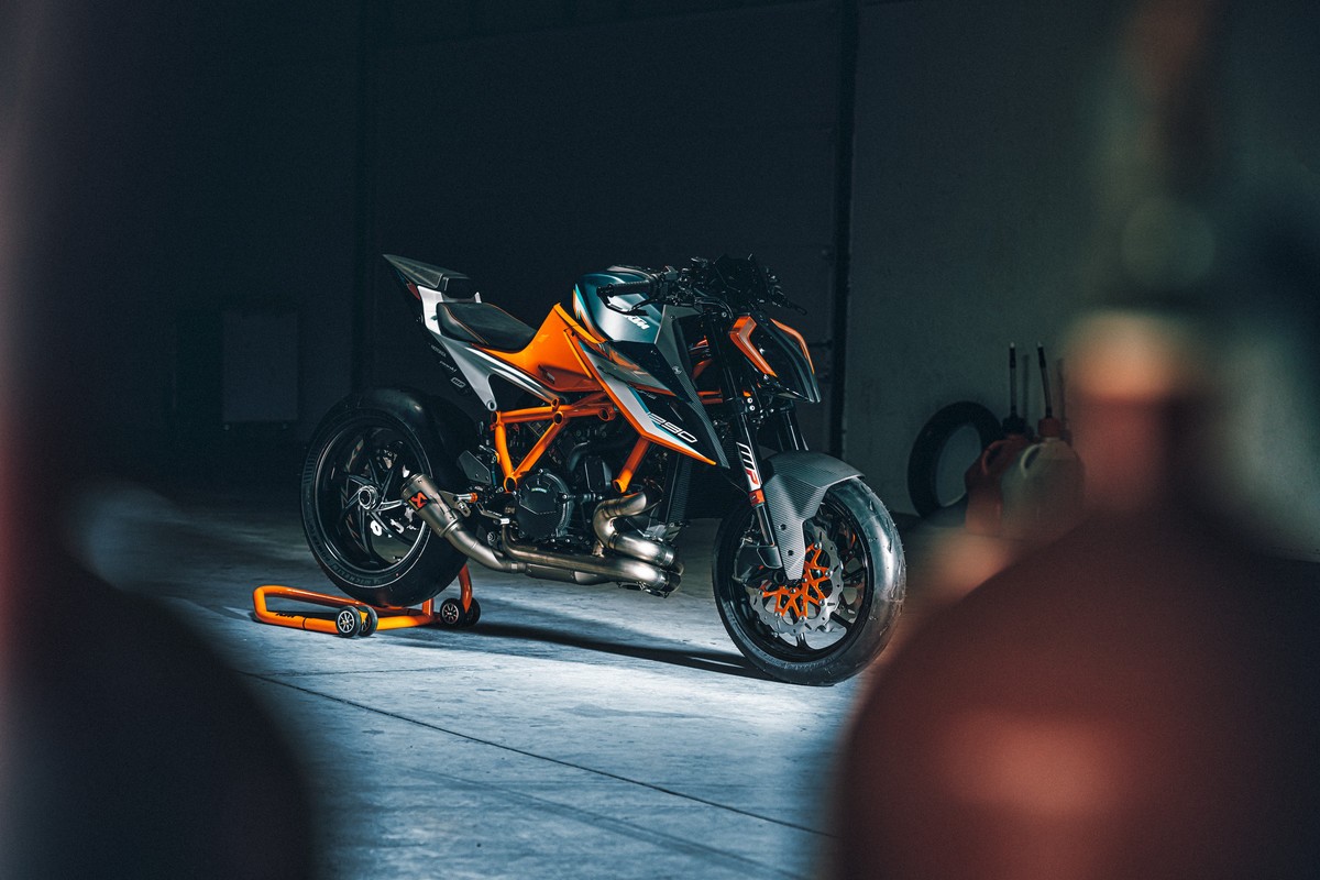 KTM 1290 Super Duke RR, "La Bestia" si fa ancora più esclusiva