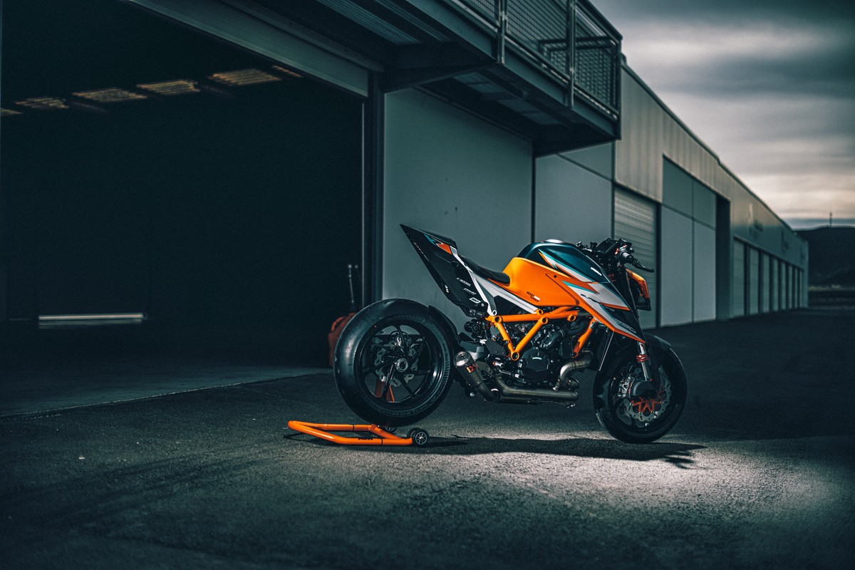 KTM 1290 Super Duke RR, "La Bestia" si fa ancora più esclusiva