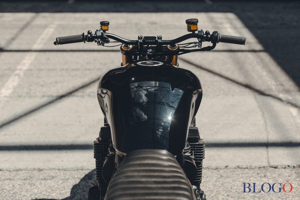 Yamaha XJR1300 